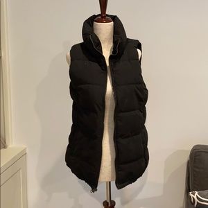 Old navy Black fleece lines puffer vest SMALL